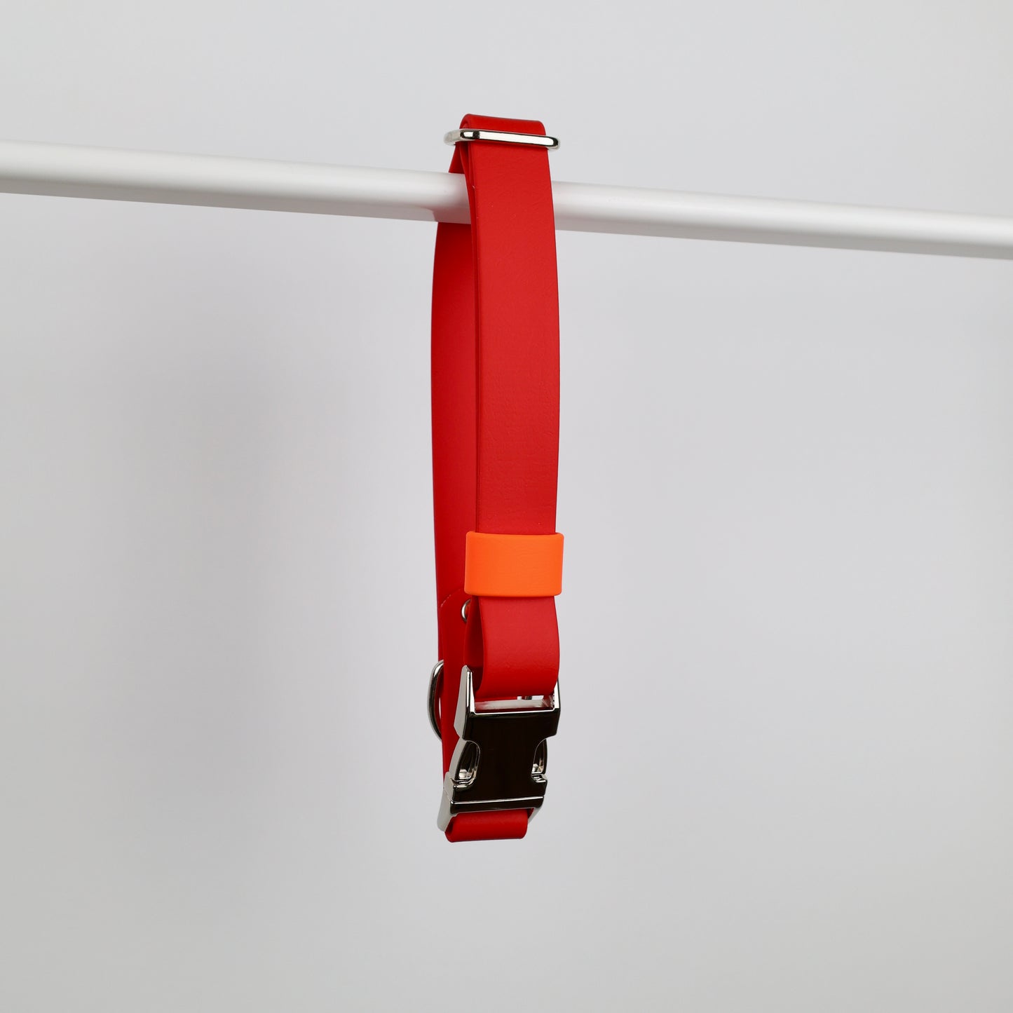 Collier clip taille M rouge