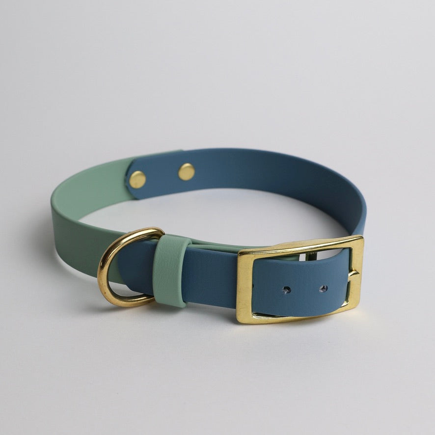 Collier bicolore pour chien personnalisable en Biothane et laiton, fabrication française. 
